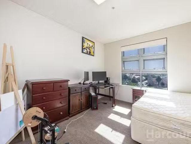 Deal! 17/1 Barracks Lane, Mandurah, WA 6210