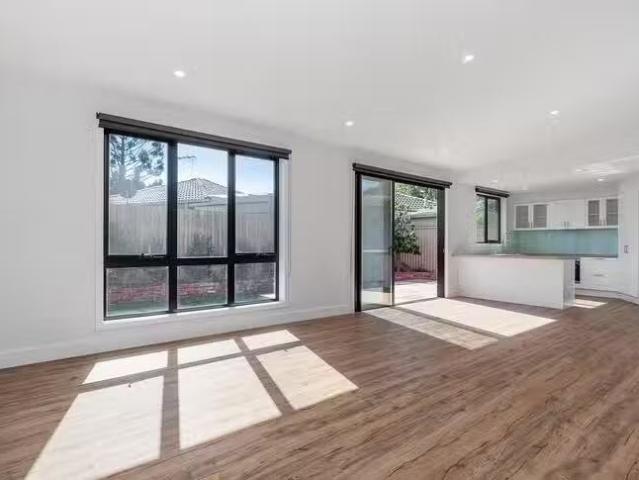 Cozy 171A Lincoln Road, Croydon, VIC 3136