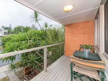 Deal! 1/72 Accession Street, Bardon, QLD 4065