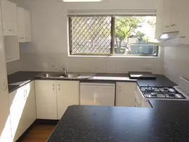 Unique 1/75 Macquarie Street, St Lucia, QLD 4067