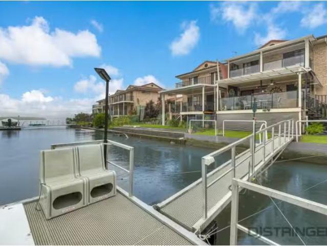 New 17/83 Gollan Drive, Tweed Heads West Townhouse for rent L.