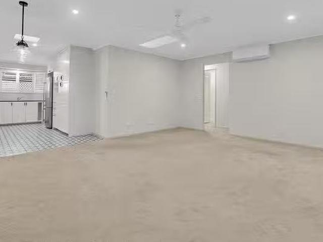 Unique 18/100 Meadowlands Road, Carina, QLD 4152