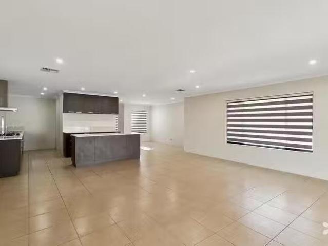 Nice 181B Bateman Road, Brentwood, WA 6153
