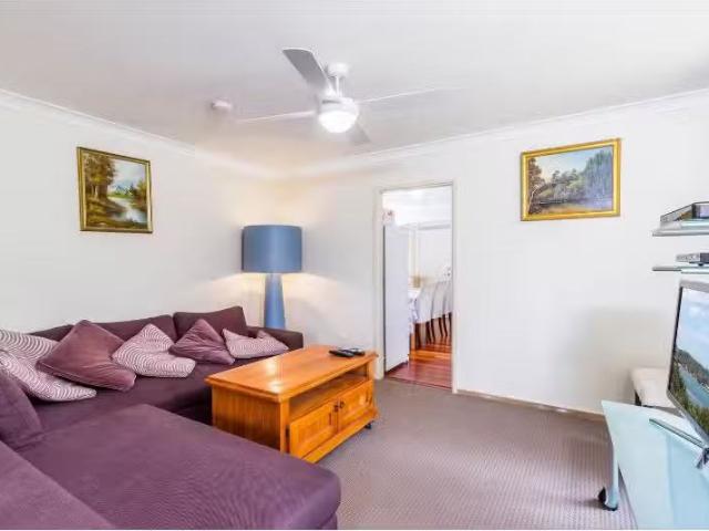 Charming 188 Palmyra Avenue, Willmot House for rent Listed by.