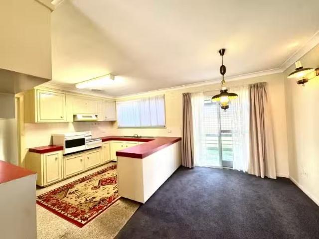 Cozy 18 Watson Avenue, Armidale House for rent Listed by Prop.