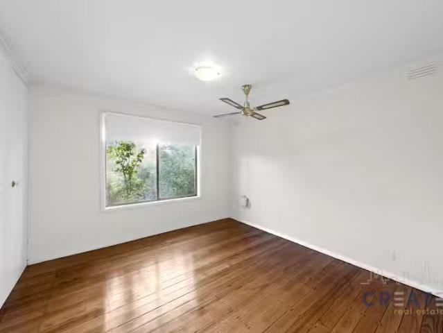 Charming 18 Alkemade Drive, Melton VIC 3337