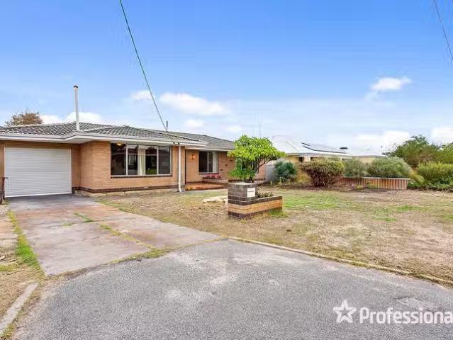 Cozy 18 Broomhall Way, Noranda, WA 6062