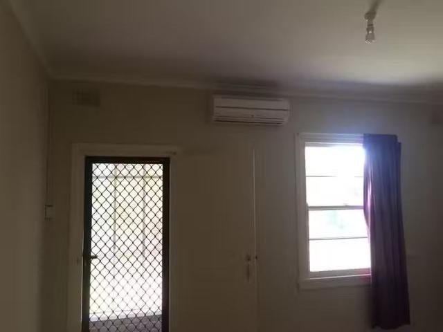 Cheap 18 Fourth Avenue, WOODVILLE GARDENS, SA 5012 Duplex fo.