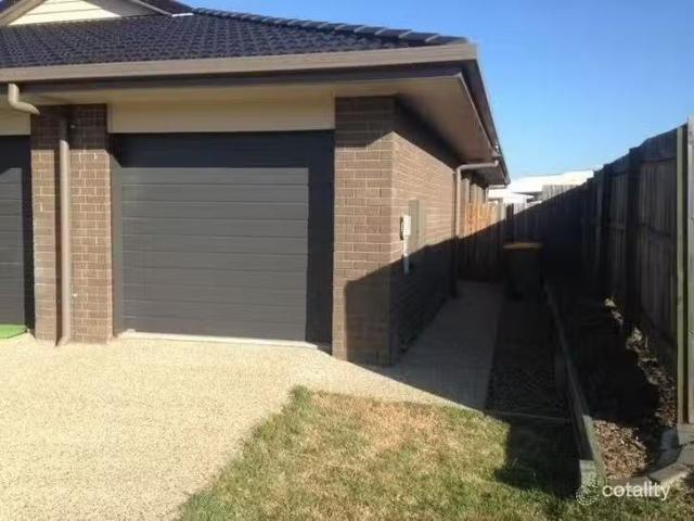 Cozy 1/8 Jared Court, Yamanto, QLD 4305
