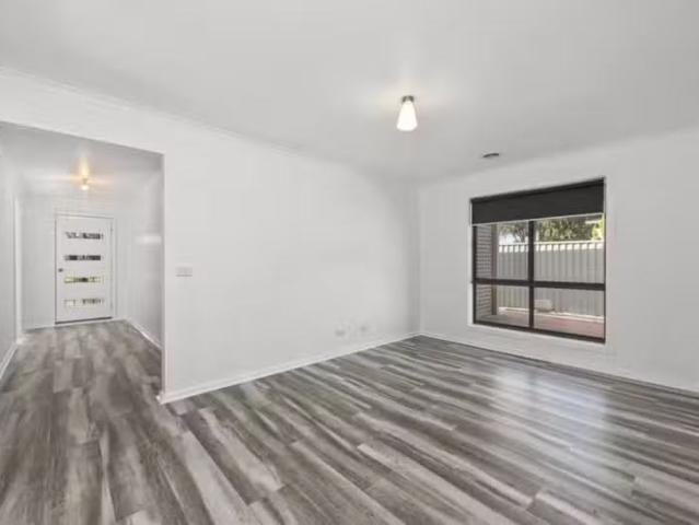 Cheap 18 Jordan Ave, Delacombe VIC 3356 House For Lease