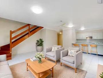 Deal! 1/8 Lamington Road, West End, QLD 4810