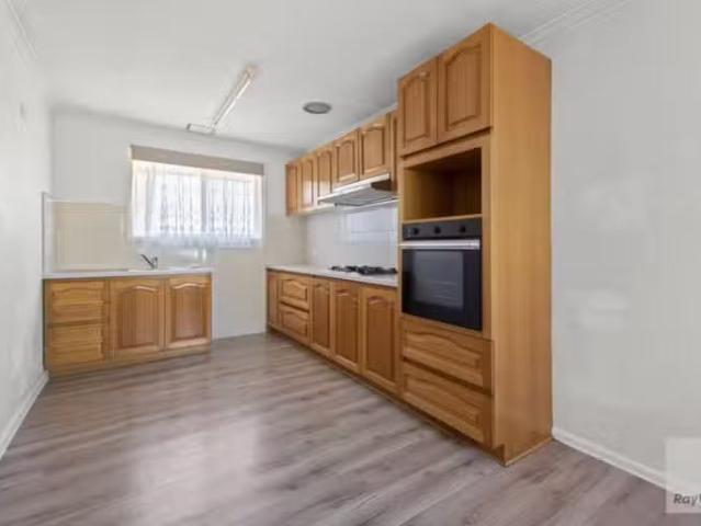 Cheap 18 Longmuir Road, Watsonia VIC 3087