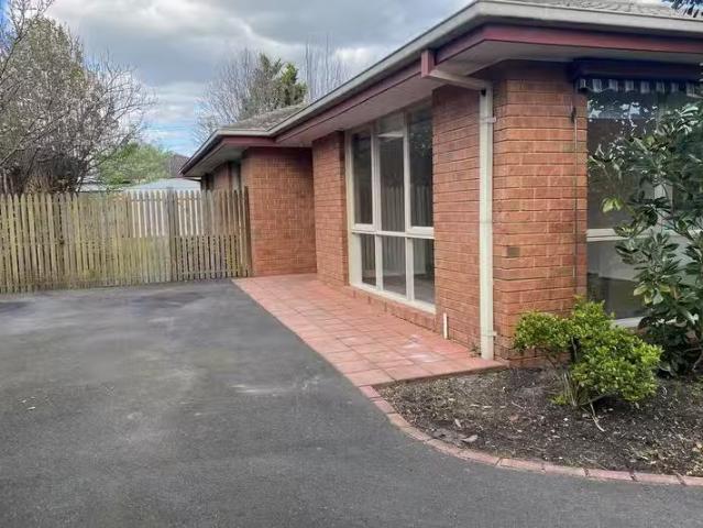 Just in! 18 Mellowood Court, Carrum Downs, VIC 3201 House fo.