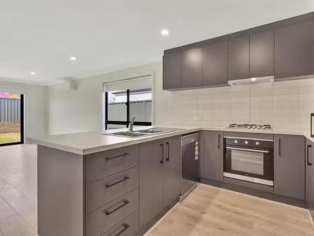 Cheap 18 Primrose Court, Davoren Park, SA 5113