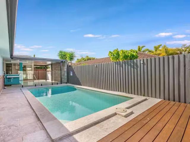 Nice 18 Red Ash Court, Merrimac, QLD 4226