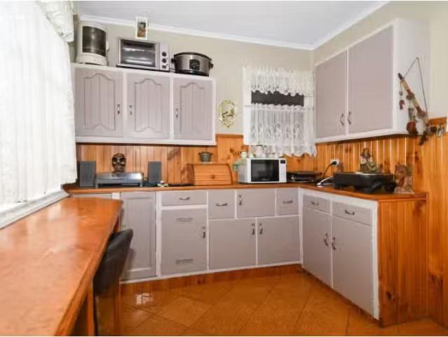 Just in! 18 Slim Street, West Bathurst House for rent Listed.
