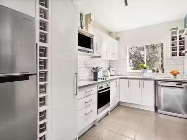 Unique 1/8 Surfside Avenue, Clovelly, NSW 2031