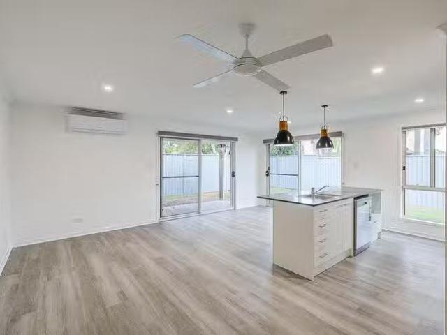 Deal! 18A Crinum Street, Crestmead, QLD 4132