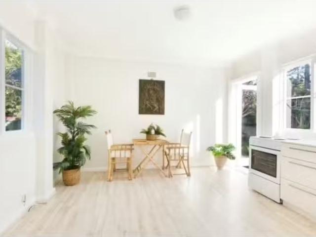 Charming 18a Alexander Road, Avalon Beach Townhouse for rent.
