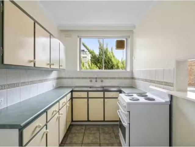 Cheap 19/187 George Street, EAST MELBOURNE Apartment for rent.