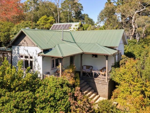 Charming 1910s Cottage in Convenient Location