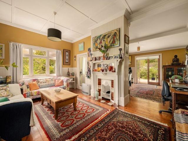 Charming 1910s Cottage in Convenient Location