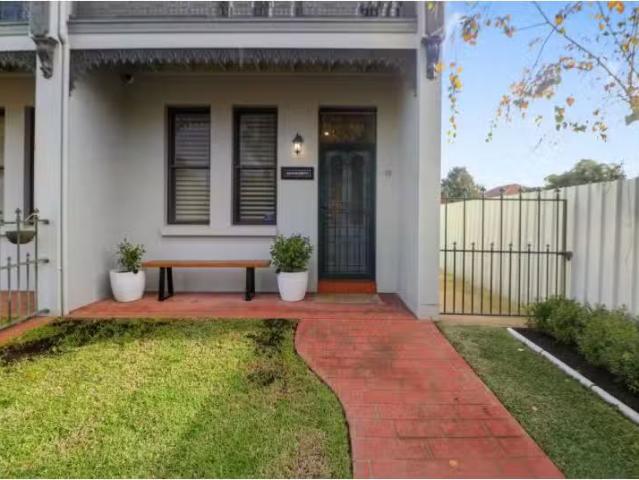 Unique 19/200 Fitzmaurice Street, Wagga Wagga Townhouse for re.