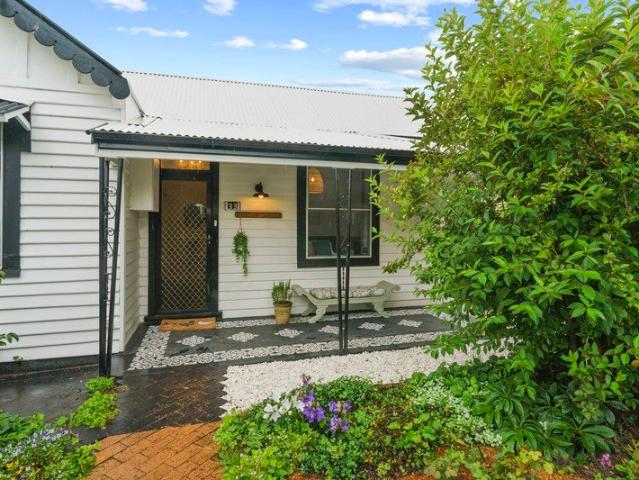 Charming 1920s Cottage in Prime Position