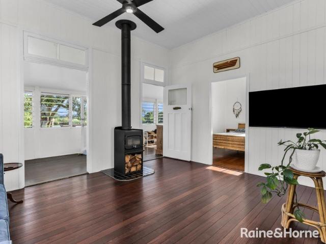 Charming 1920s Cottage with Views and Modern Comforts