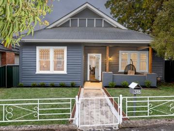Charming 1930's Californian Bungalow in a Prime Ballarat East Location