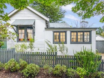 Charming 1940s Cottage with DA Approval & Endless Potential