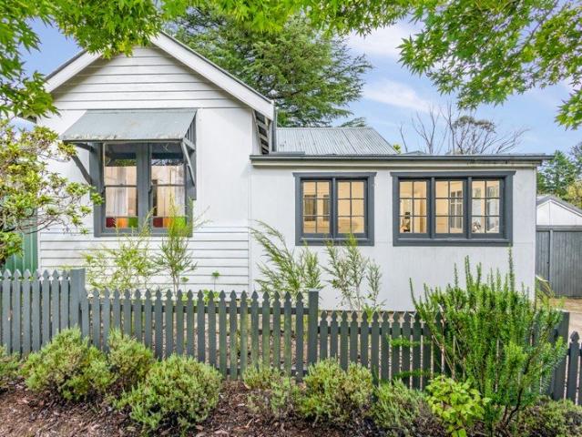 Charming 1940s Cottage with DA Approval & Endless Potential