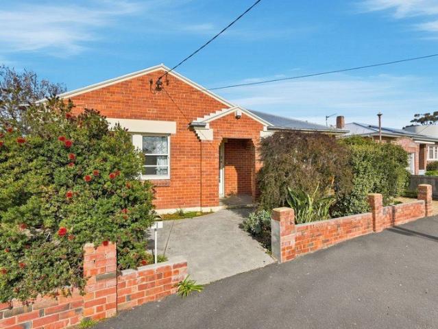 Charming 1940s Home in the Heart of New Town