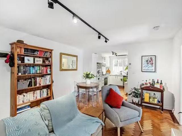 For Rent! 1/94 Glen Huntly Road, Elwood, VIC 3184