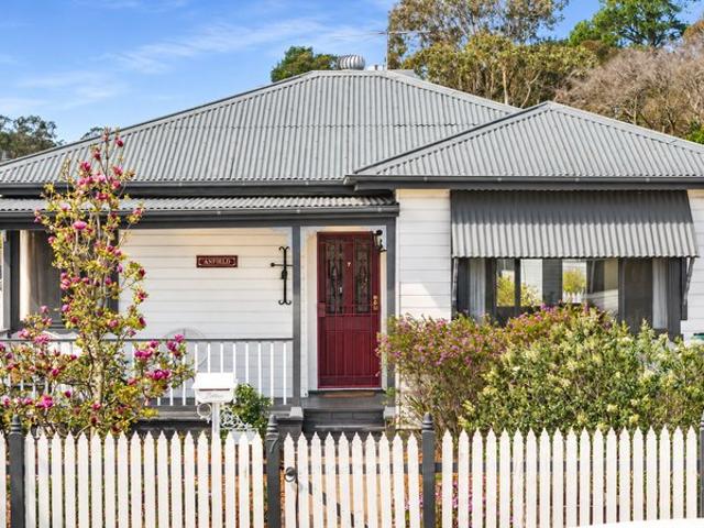 Charming 1950's weatherboard home with excellent dual income potential in the heart of Mittagong