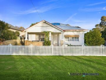 Charming 1950s Californian Bungalow