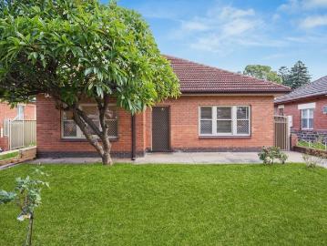 Charming 1950's Home on a Low Maintenance Allotment