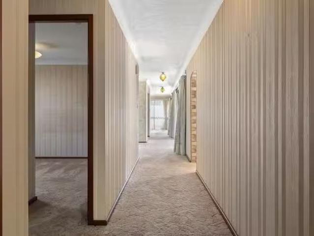 For Rent! 19 Andrea Avenue, Broadbeach Waters, QLD 4218