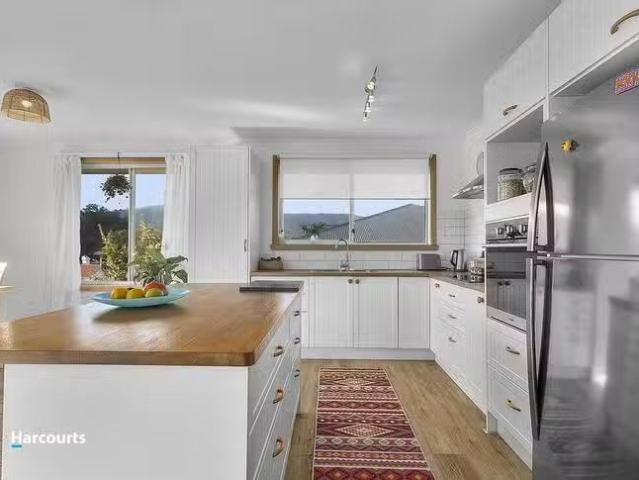 Nice 19 Charles Street, Cygnet, TAS 7112