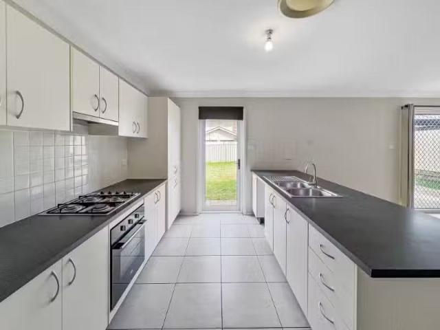 Charming 19 Endeavour Circuit, Harrington Park House for rent.