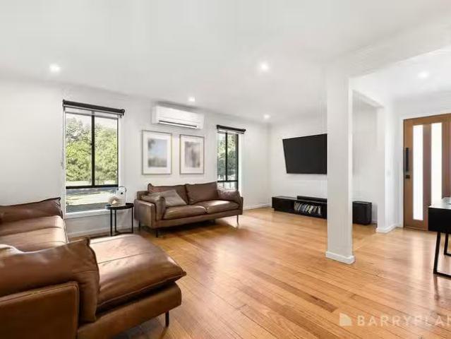 Rental! 19 Lucas Avenue, Kilsyth, VIC 3137