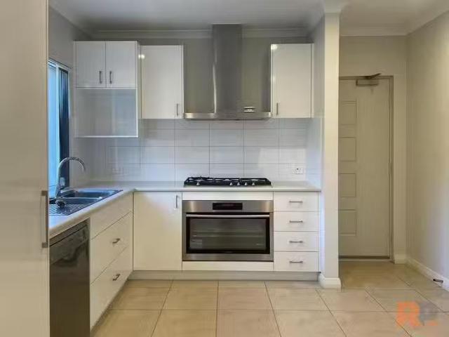 For Rent! 1/9 Melun Street, Spearwood, WA 6163
