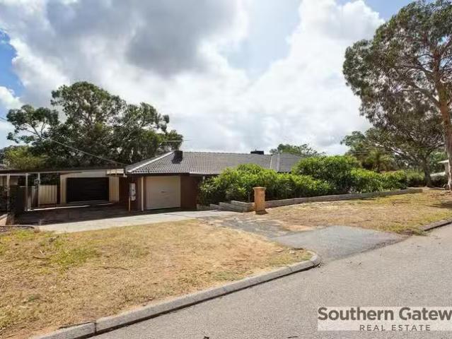 Deal! 19 Mulligan Way, Orelia, WA 6167