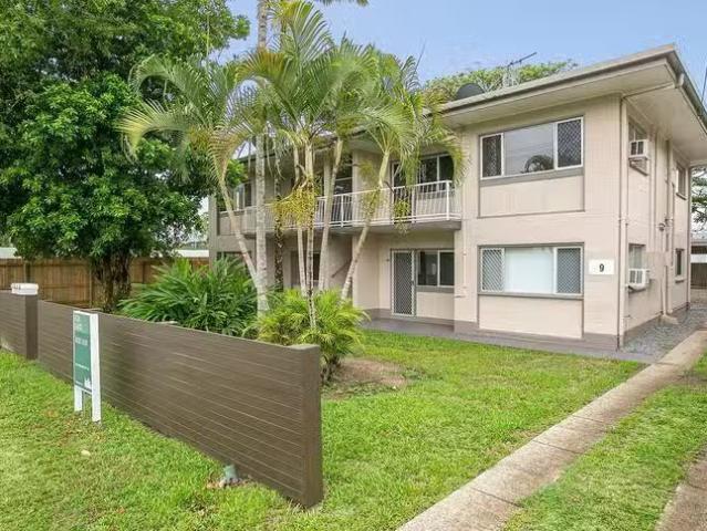 Unique 1/9 Sondrio Street, Woree, QLD 4868