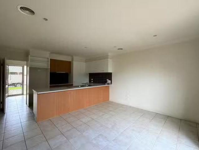 Rental! 19B Wentworth Drive, Taylors Lakes VIC 3038