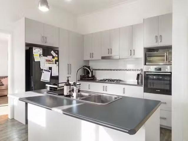 Rental! 1 Milner Street, South Toowoomba, QLD 4350