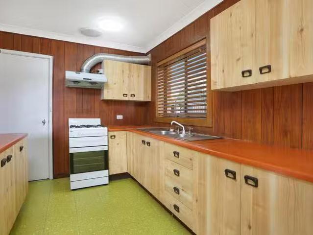Cheap 1 Milak Place, Whalan, NSW 2770