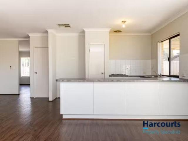 Unique 1 Monarch Gate, SUCCESS, WA 6164 House for Rent
