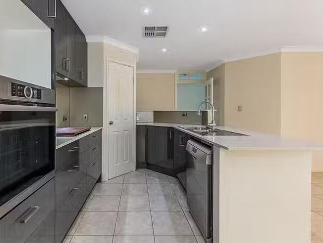 Cozy 1 Montelimar Elbow, Port Kennedy, WA 6172