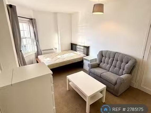 Nice 1 BA Studio flat for rent in Maer Down Rd, Bude, EX23